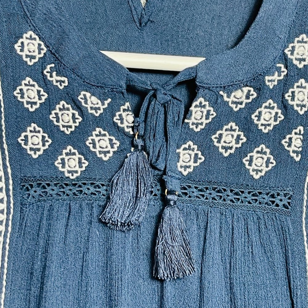 Chelsea & Violet Girls Navy Blue Woven Embroidered Peasant Top Size Medium NWT - Picture 4 of 8